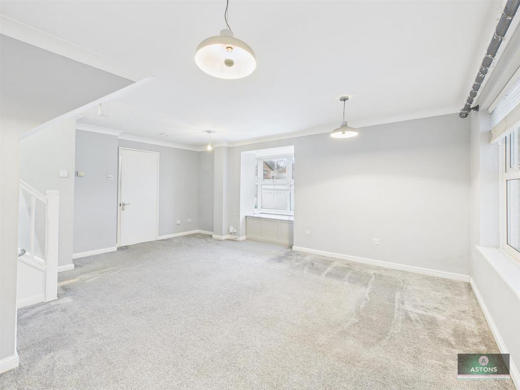 Lounge/ Dining Room