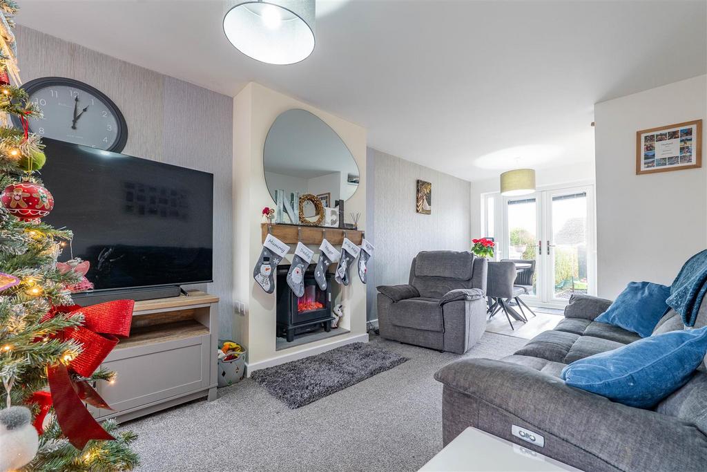 Lounge/Dining Room