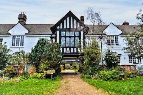 undefined, Quadrangle, Herne Hill, SE24