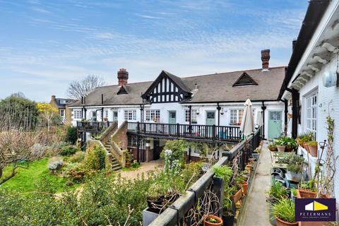 undefined, Quadrangle, Herne Hill, SE24