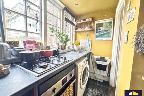 undefined, Quadrangle, Herne Hill, SE24