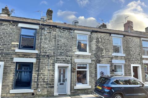 2 bedroom terraced house for sale, Queen Street, Glossop