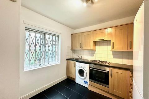 2 bedroom flat to rent, Mortimer Crescent, London NW6
