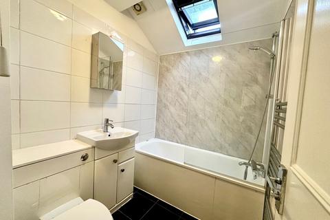 2 bedroom flat to rent, Mortimer Crescent, London NW6