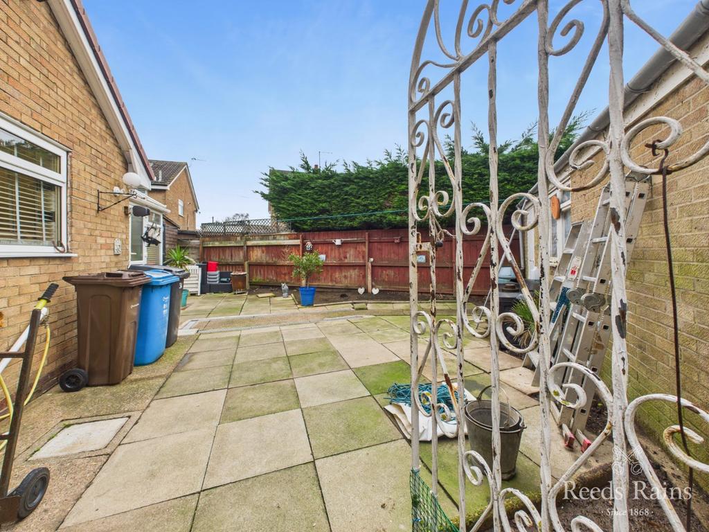 Side/Rear Garden