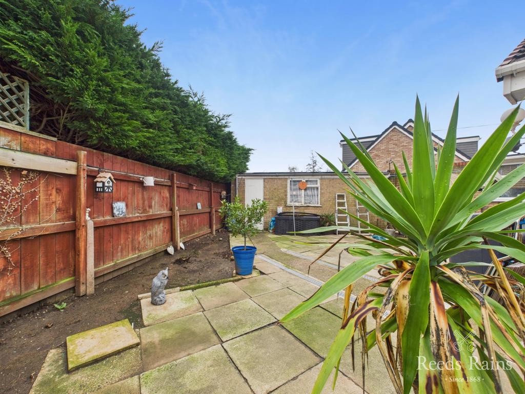 Side/Rear Garden