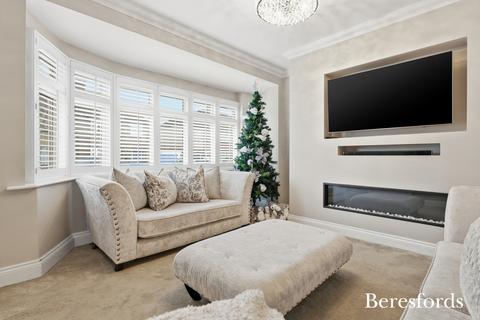 3 bedroom semi-detached house for sale, Trent Avenue, Upminster, RM14