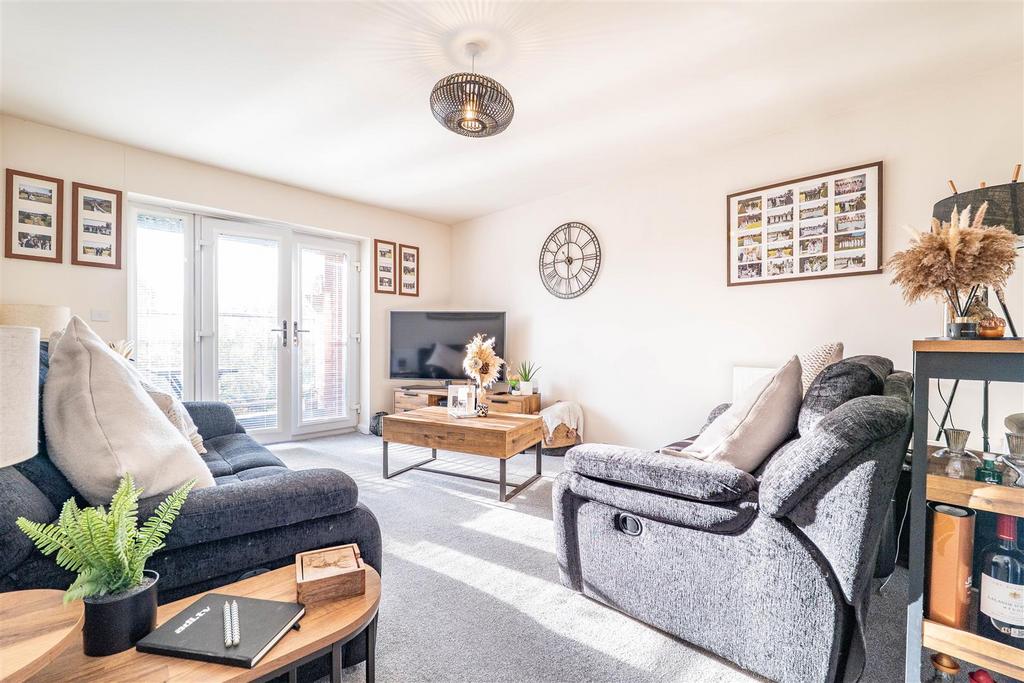 Lounge/Dining Room
