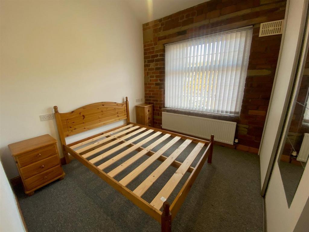 BEDROOM.jpg