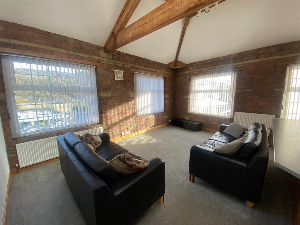 LIVING ROOM.jpg