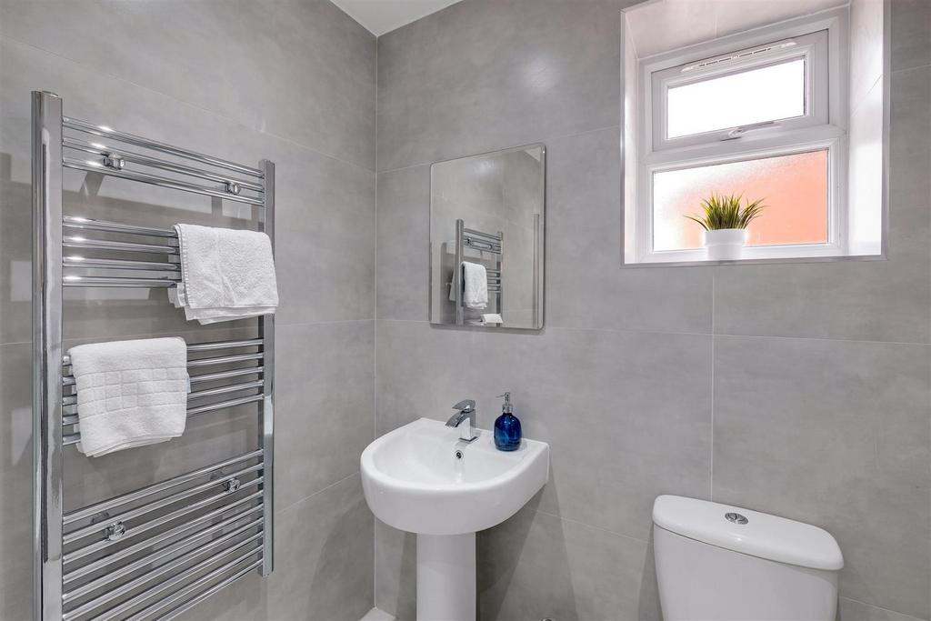 360 TW3 Ellerdine Rd 207-B-21.jpg