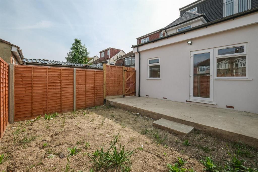 360 TW3 Ellerdine Rd 207-B-25.jpg