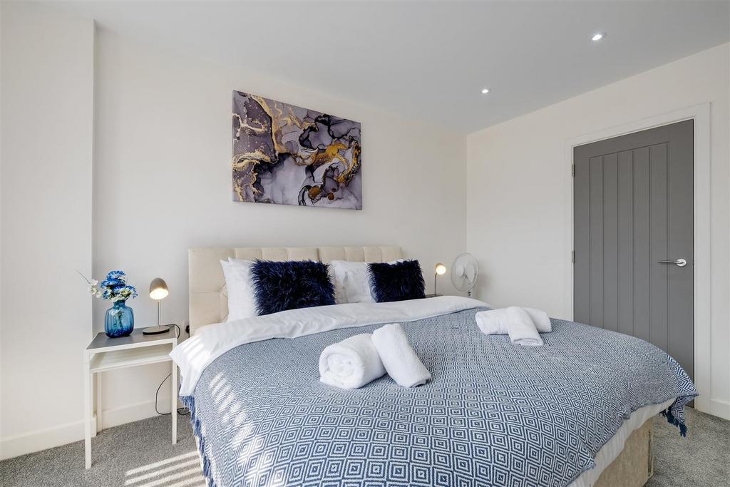 360 TW3 Ellerdine Rd 207-B-12.jpg