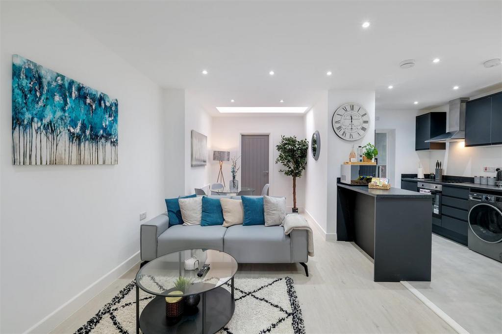 360 TW3 Ellerdine Rd 207-B-07.jpg