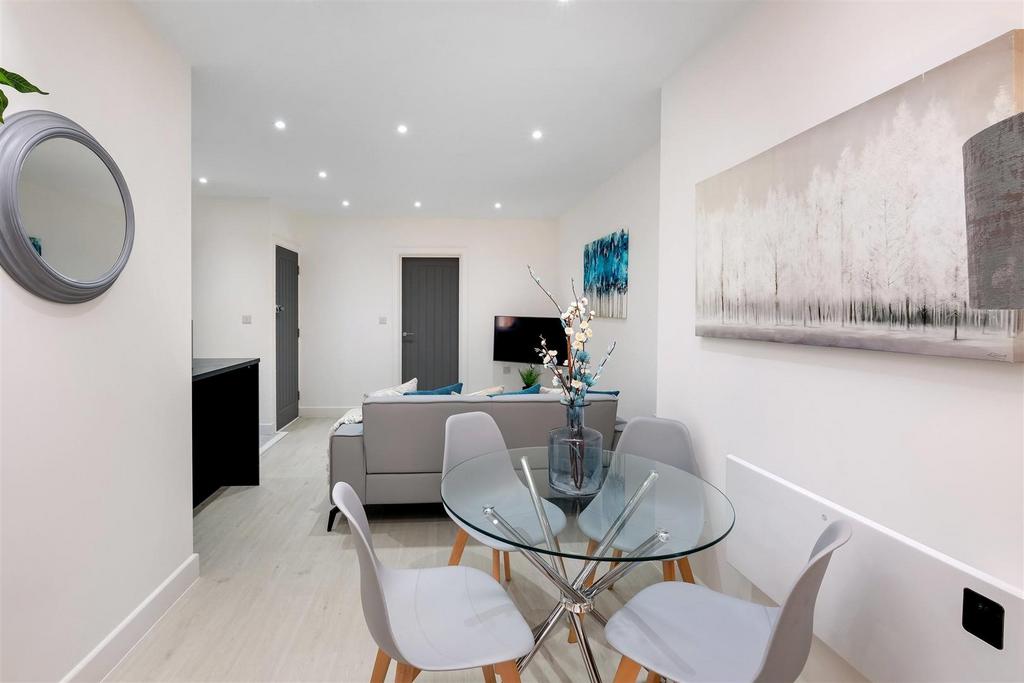 360 TW3 Ellerdine Rd 207-B-03.jpg