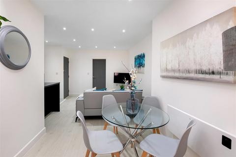 undefined, Ellerdine Road, Hounslow TW3