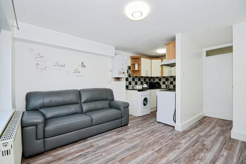 1 bedroom flat for sale, Queens Road, Watford WD17