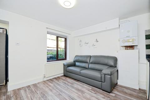 1 bedroom flat for sale, Queens Road, Watford WD17