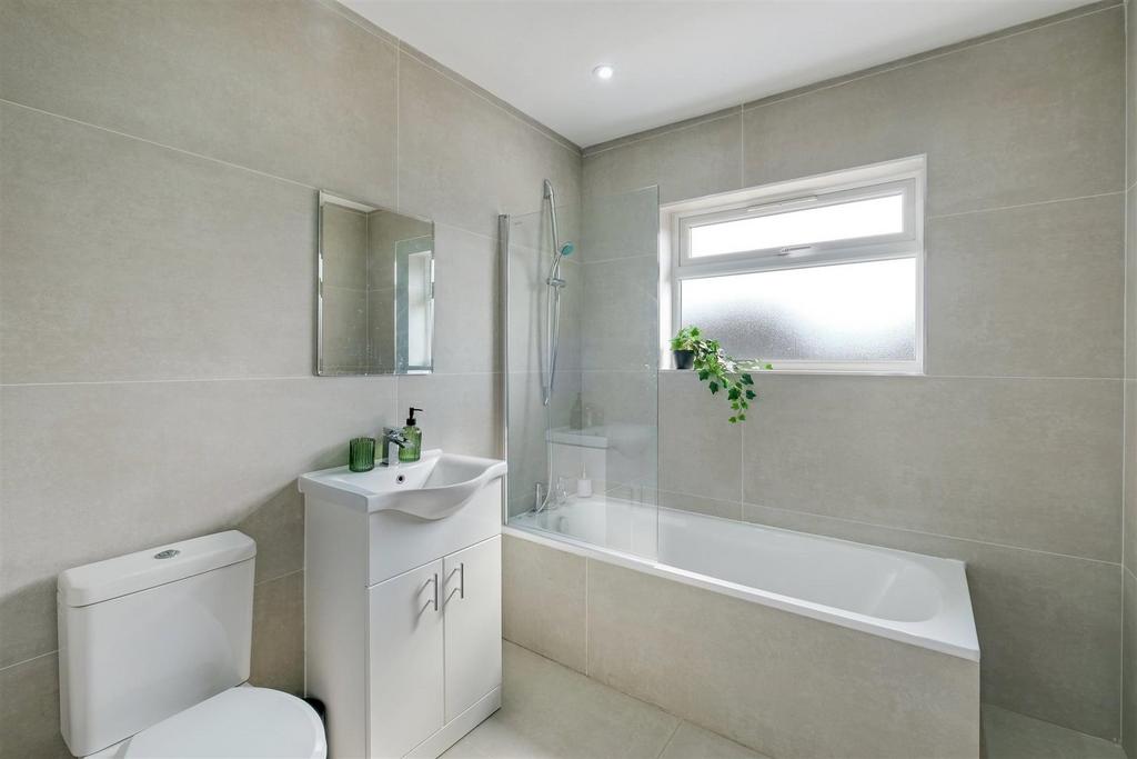360 TW3 Ellerdine Rd 207-A-06.jpg