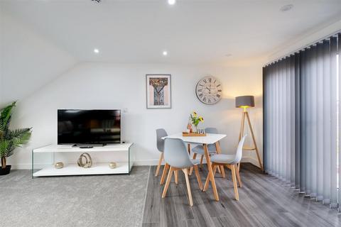 undefined, Ellerdine Road, Hounslow TW3