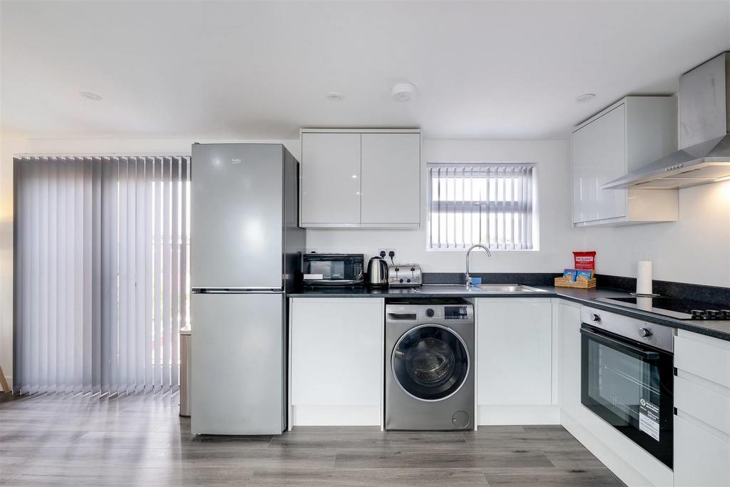 360 TW3 Ellerdine Rd 207-A-02.jpg