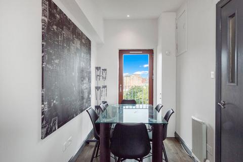 undefined, 04P East Crosscauseway, Edinburgh, EH8 9HD