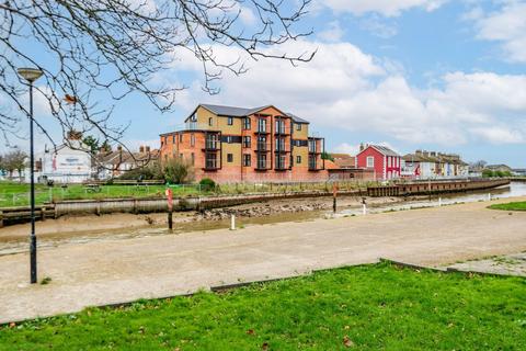 2 bedroom apartment to rent, Sidegate Road, NR30
