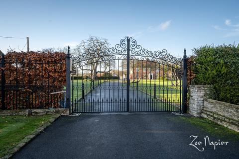 4 bedroom detached house for sale, Ramsden Bellhouse