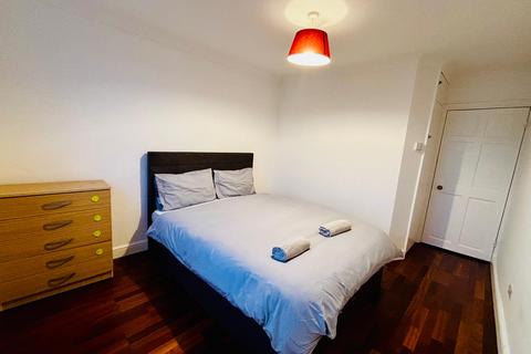 1 bedroom house of multiple occupation to rent, Cambridge Road, Ilford IG3