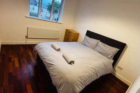 1 bedroom house of multiple occupation to rent, Cambridge Road, Ilford IG3