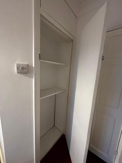 1 bedroom house of multiple occupation to rent, Cambridge Road, Ilford IG3