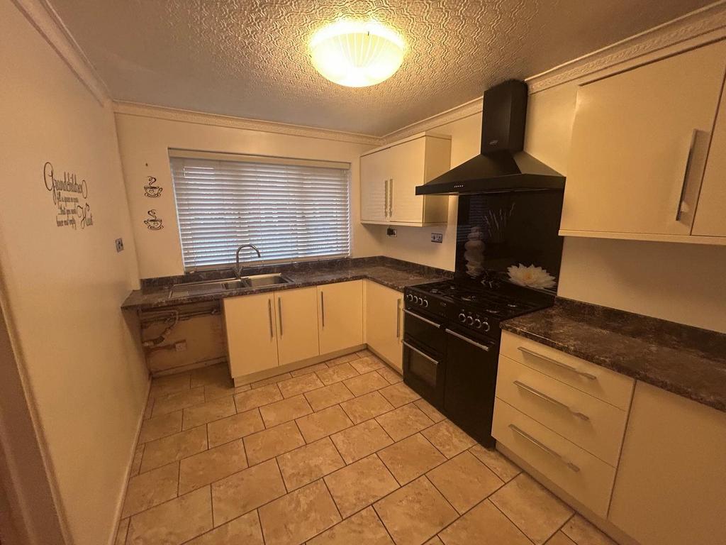 Kitchen b