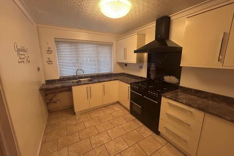 3 bedroom terraced house to rent, Carmoor Road, Manchester,