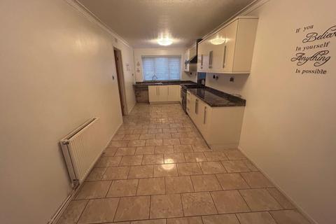 3 bedroom terraced house to rent, Carmoor Road, Manchester,