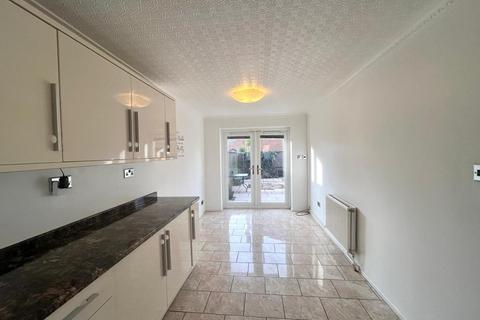 3 bedroom terraced house to rent, Carmoor Road, Manchester,