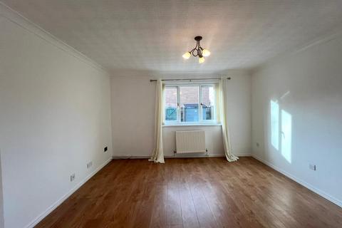 3 bedroom terraced house to rent, Carmoor Road, Manchester,