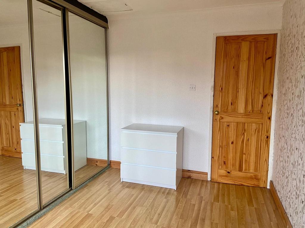Bedroom 1a