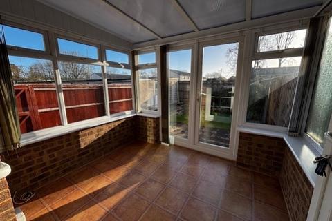 undefined, 15 Dovetrees, Carterton, Oxon, OX18 1AN