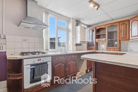 3 bedroom semi-detached house for sale, Rosslyn Crescent, Doncaster DN5