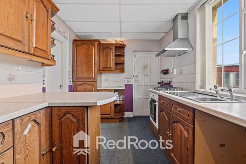 3 bedroom semi-detached house for sale, Rosslyn Crescent, Doncaster DN5