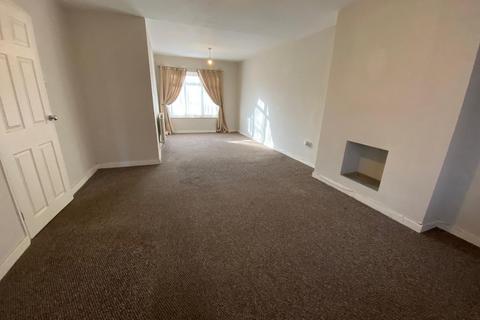3 bedroom terraced house to rent, Tweed Glen, Romford