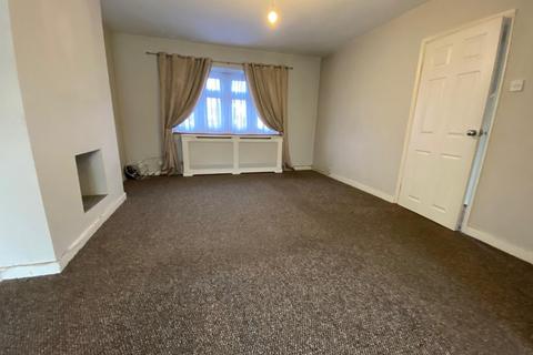 3 bedroom terraced house to rent, Tweed Glen, Romford