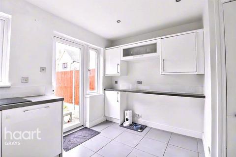 2 bedroom terraced house to rent, Celedon Close, GRAYS