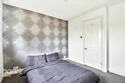 2 bedroom terraced house to rent, Celedon Close, GRAYS