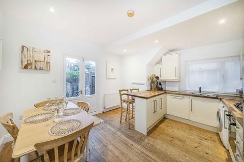2 bedroom flat to rent, Swaby Road, London SW18