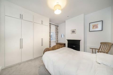 2 bedroom flat to rent, Swaby Road, London SW18