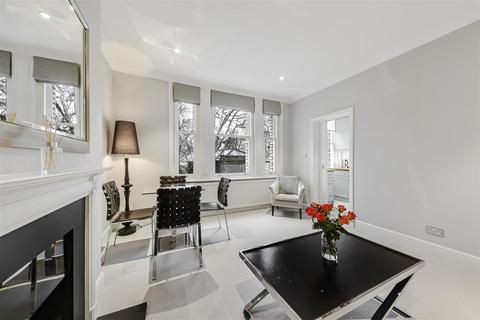 2 bedroom flat for sale, Elm Park Road, Chelsea, SW3