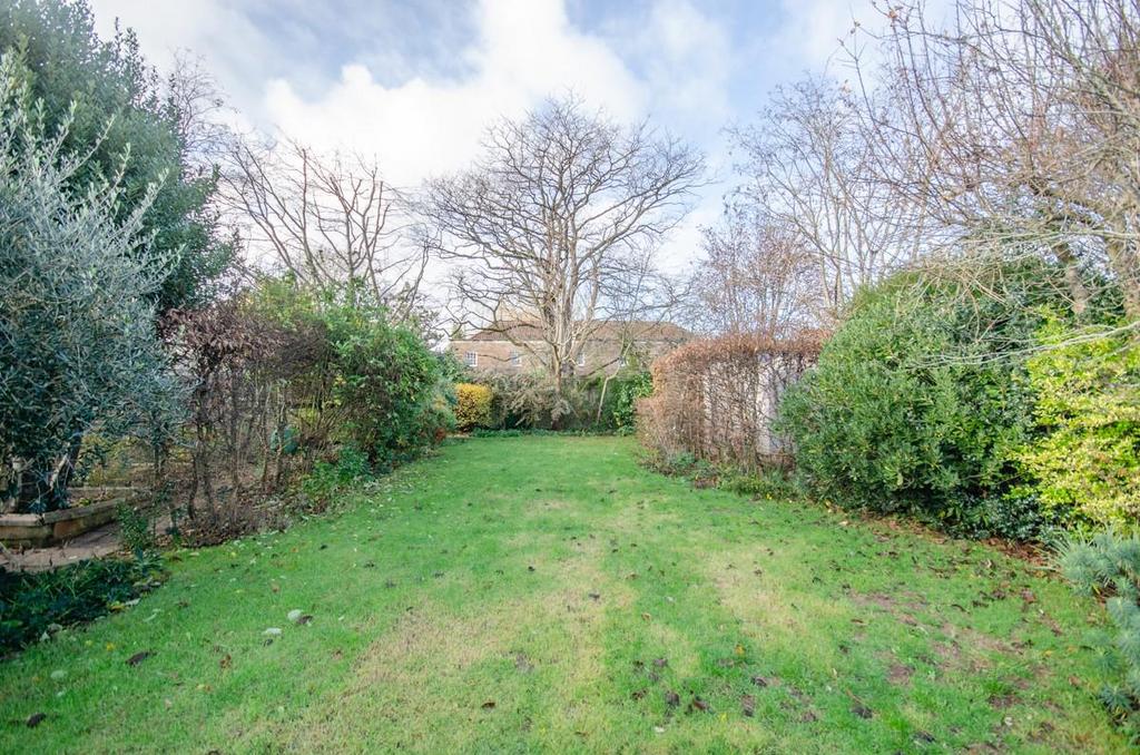 Rear garden pic 4.jpg