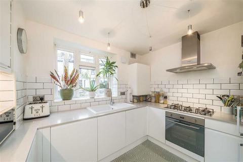 2 bedroom flat for sale, Hayter Road, London SW2