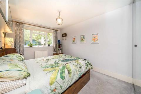 2 bedroom flat for sale, Hayter Road, London SW2
